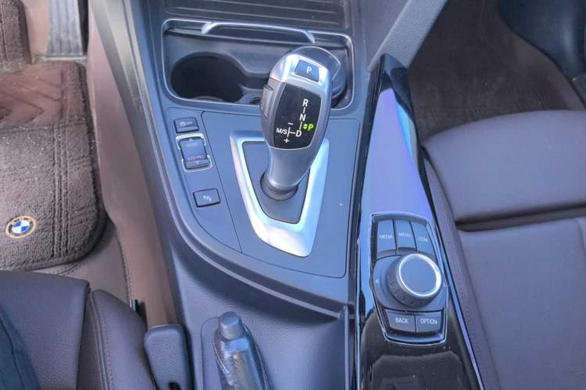 Used BMW 3 Series 2018 320Li Fashion Model Gear Lever