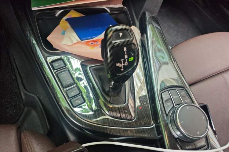 Used BMW 3 Series 2018 320Li M Sport Night Edition Gear Lever