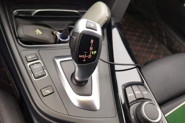 Used BMW 3 Series 2018 320Li Fashion Model Gear Lever