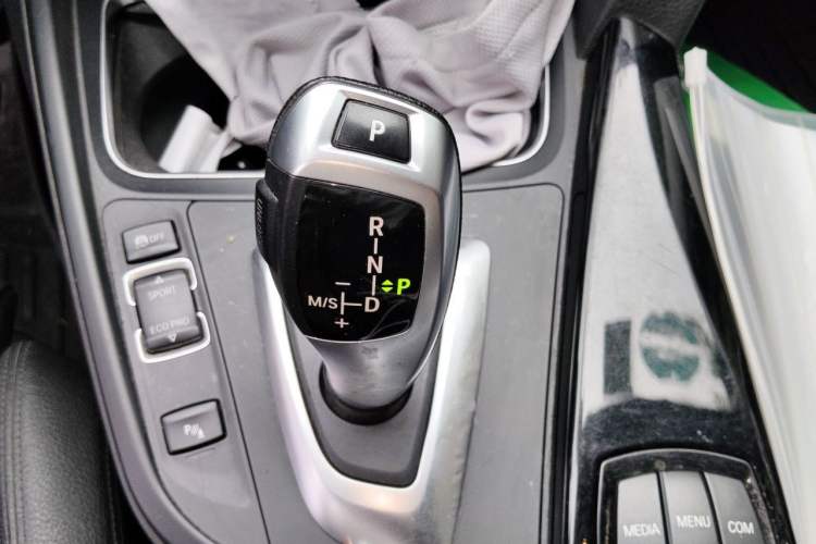 Used BMW 3 Series 2018 320Li Fashion Model Gear Lever