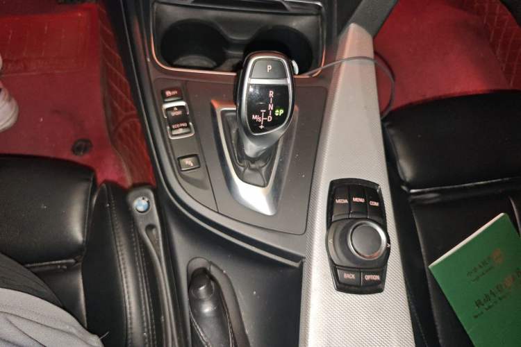 Used BMW 3 Series 2018 320i M Sport Package Gear Lever