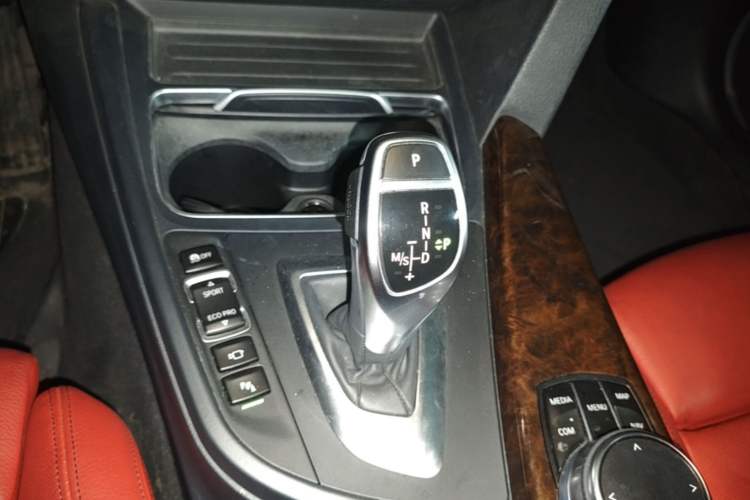 Used BMW 3 Series 2018 330Li xDrive Luxury Package Gear Lever