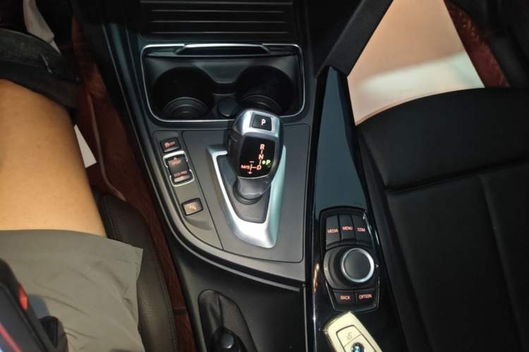 Used BMW 3 Series 2018 320Li Fashion Model Gear Lever