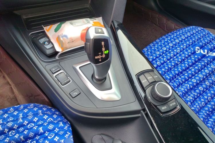 Used BMW 3 Series 2018 320Li Fashion Model Gear Lever