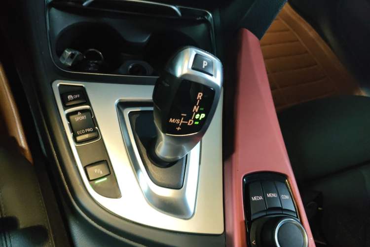 Used BMW 3 Series 2018 320Li Fashion Model Gear Lever