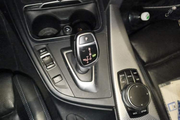 Used BMW 3 Series 2018 320i M Sport Night Edition Gear Lever