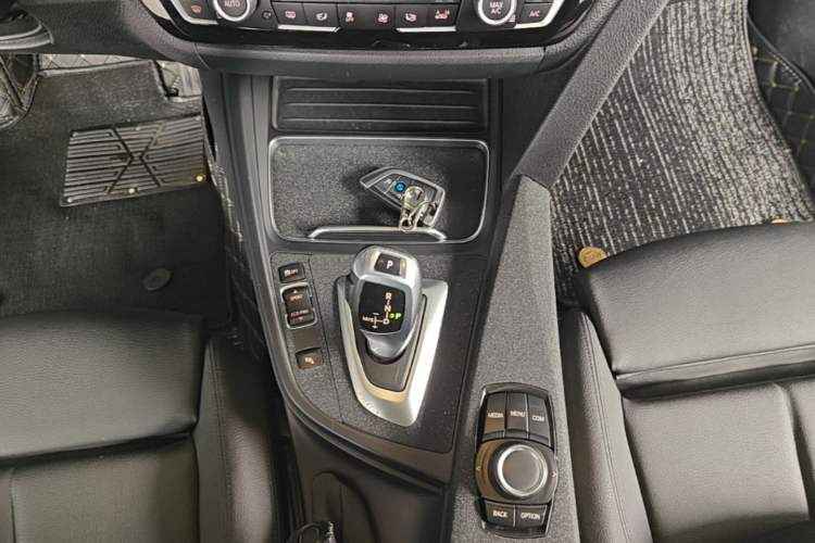 Used BMW 3 Series 2018 320Li Fashion Model Gear Lever