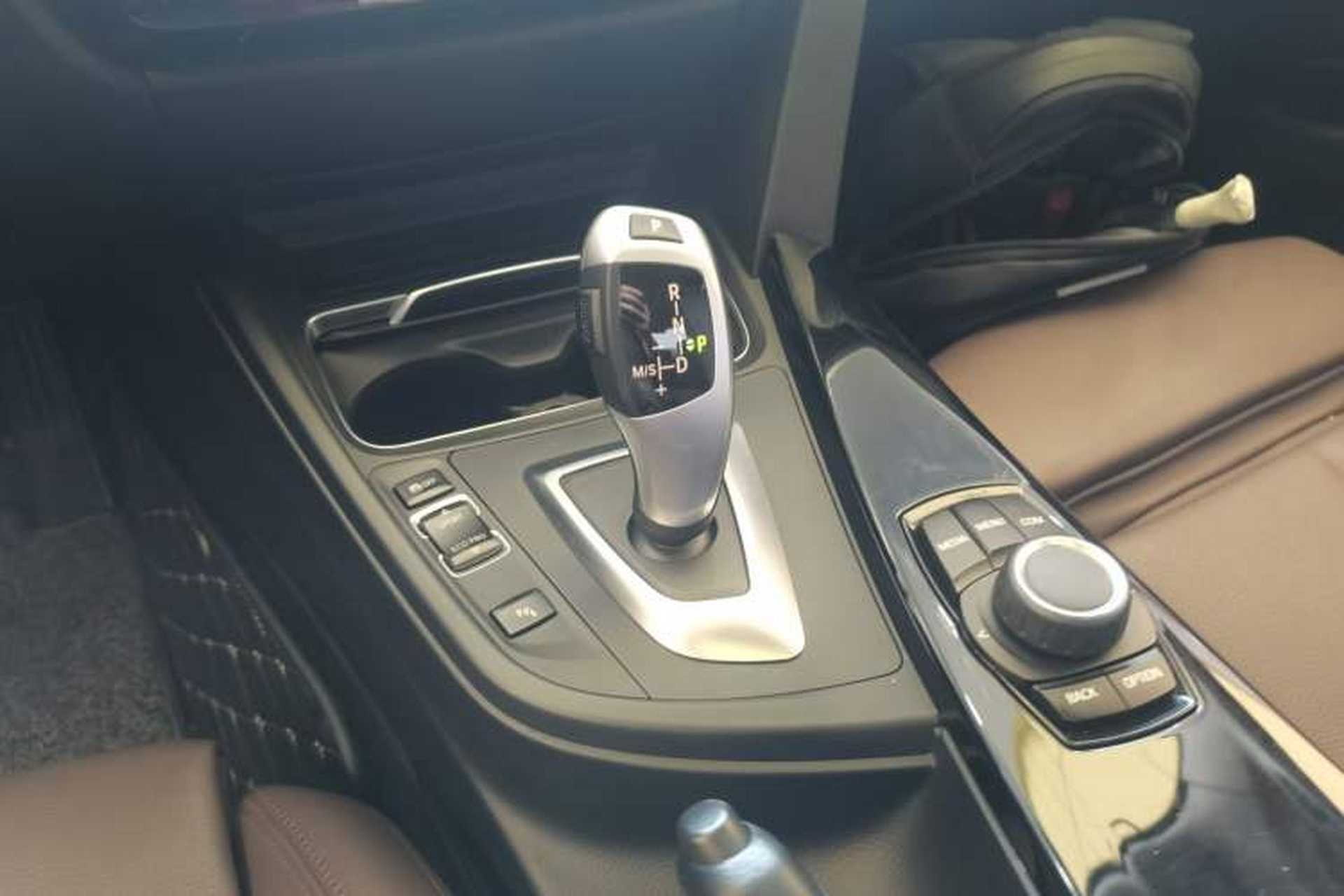Used BMW 3 Series 2018 320Li Fashion Model Gear Lever