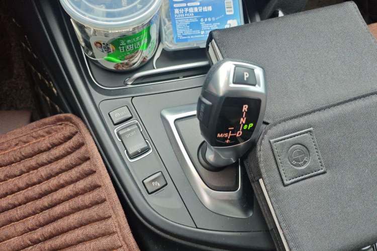 Used BMW 3 Series 2018 320Li Fashion Model Gear Lever