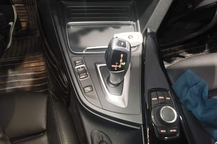 Used BMW 3 Series 2018 318i Gear Lever