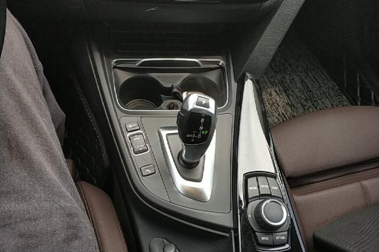 Used BMW 3 Series 2018 320Li Fashion Model Gear Lever