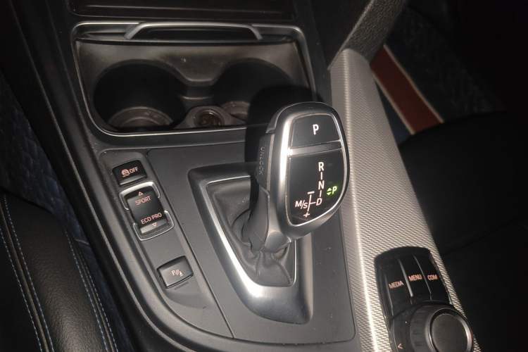 Used BMW 3 Series 2018 320i M Sport Package Gear Lever