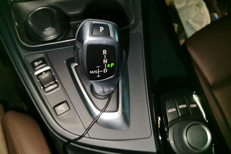 Used BMW 3 Series 2018 320Li Fashion Model Gear Lever