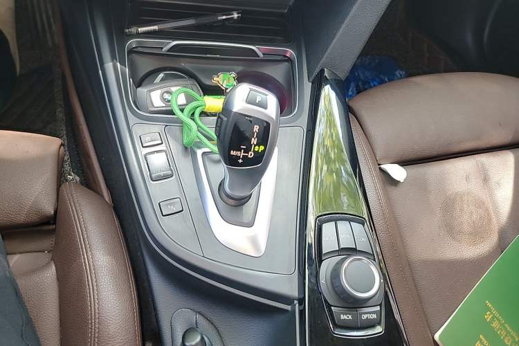 Used BMW 3 Series 2018 320Li Fashion Model Gear Lever