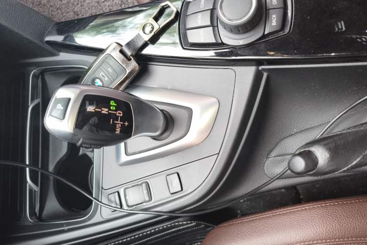 Used BMW 3 Series 2018 320Li Fashion Model Gear Lever