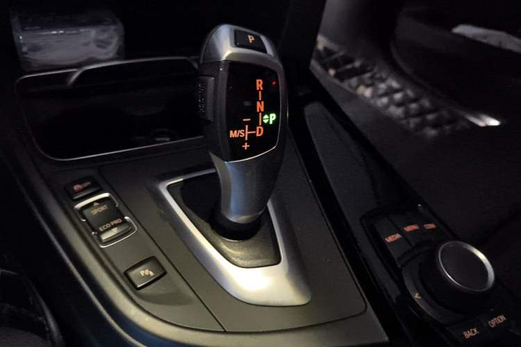 Used BMW 3 Series 2018 320Li Fashion Model Gear Lever