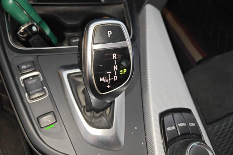 Used BMW 3 Series 2018 320i M Sport Package Gear Lever