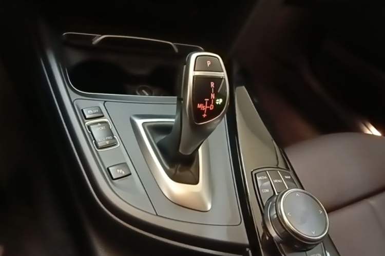 Used BMW 3 Series 2018 320Li Leading Model M Sport Package Gear Lever