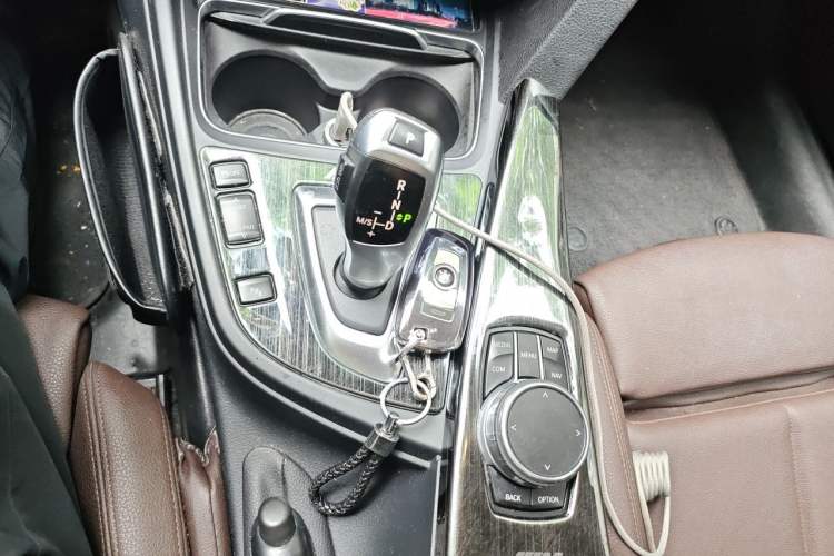 Used BMW 3 Series 2018 320Li Fashion Model Gear Lever