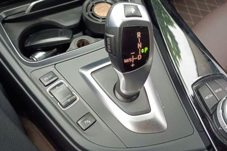 Used BMW 3 Series 2018 320Li Fashion Model Gear Lever