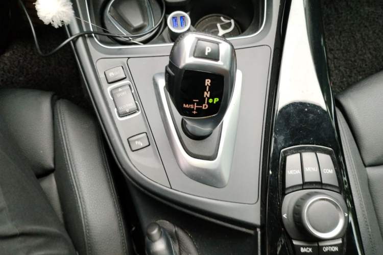 Used BMW 3 Series 2018 320Li Fashion Model Gear Lever