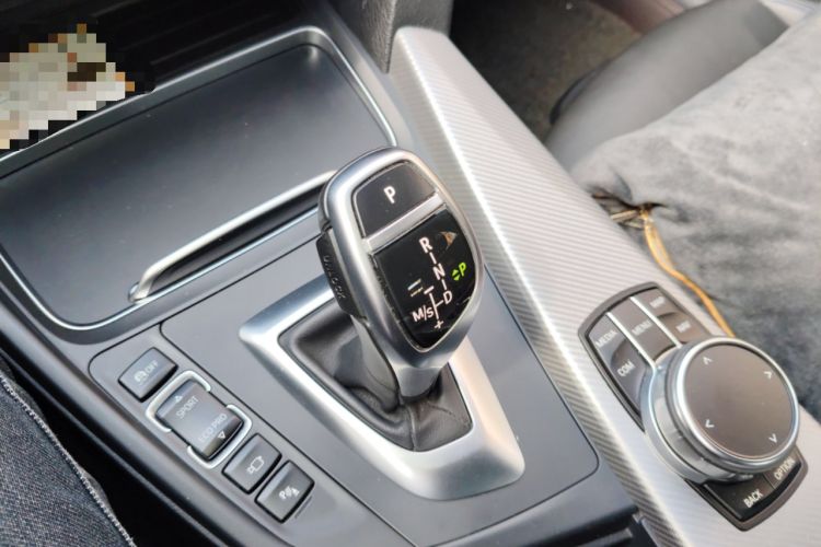 Used BMW 3 Series 2018 320i M Sport Night Edition Gear Lever