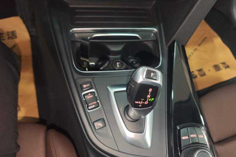 Used BMW 3 Series 2018 320Li Fashion Model Gear Lever