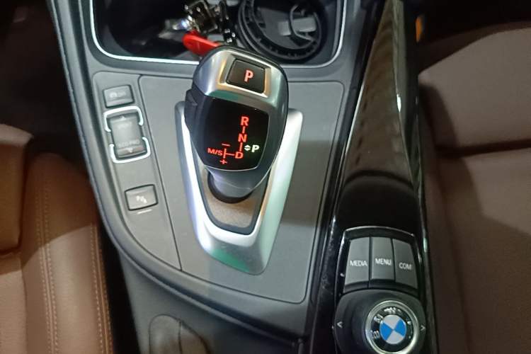 Used BMW 3 Series 2018 320Li Fashion Model Gear Lever