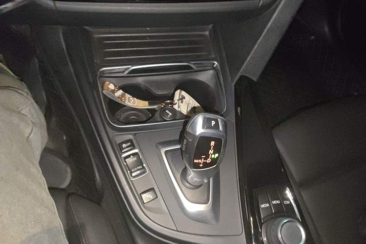 Used BMW 3 Series 2018 320Li Fashion Model Gear Lever