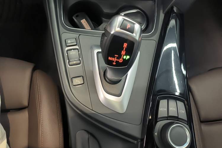 Used BMW 3 Series 2018 320Li Fashion Model Gear Lever