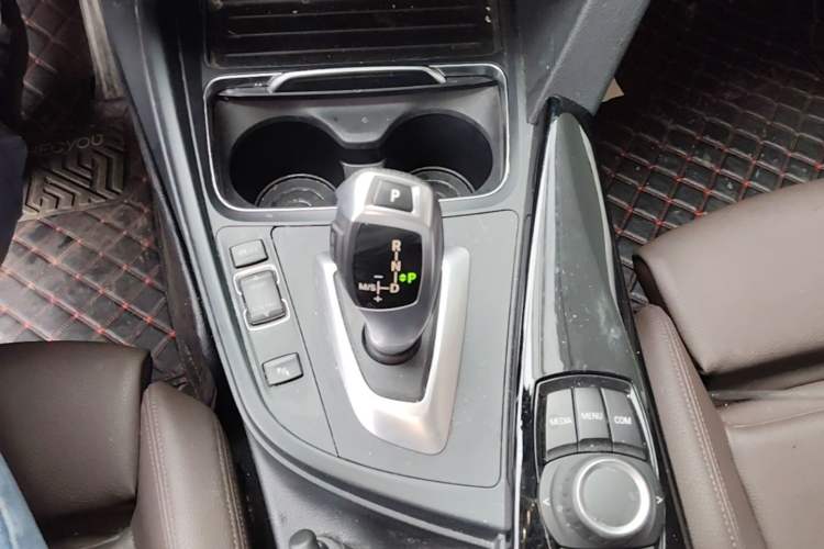 Used BMW 3 Series 2018 320Li Fashion Model Gear Lever