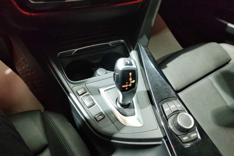 Used BMW 3 Series 2018 320Li Fashion Model Gear Lever