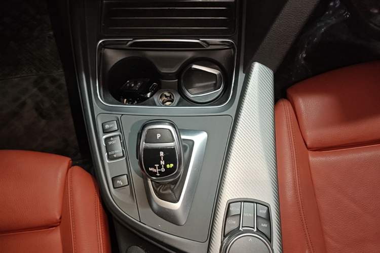 Used BMW 3 Series 2018 330i M Sport Night Edition Gear Lever