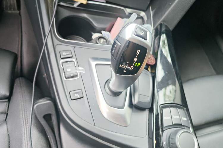 Used BMW 3 Series 2018 320Li Fashion Model Gear Lever