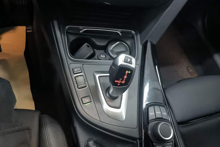 Used BMW 3 Series 2018 318i Gear Lever