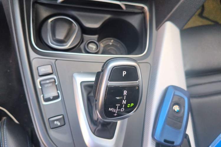 Used BMW 3 Series 2018 320i M Sport Package Gear Lever
