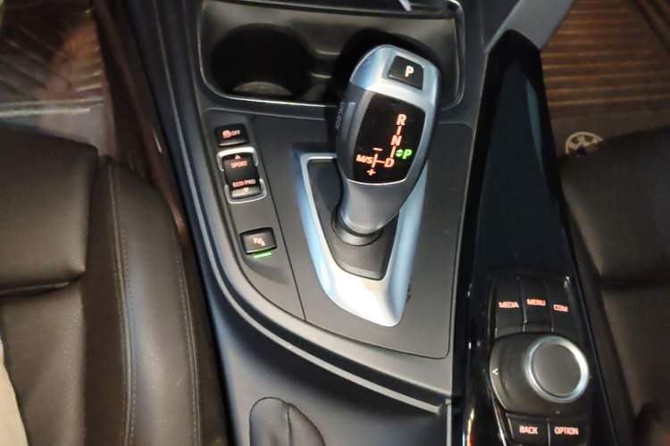 Used BMW 3 Series 2018 320Li Fashion Model Gear Lever