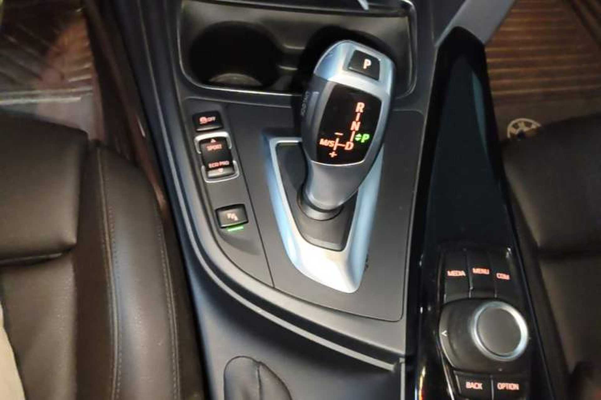 Used BMW 3 Series 2018 320Li Fashion Model Gear Lever