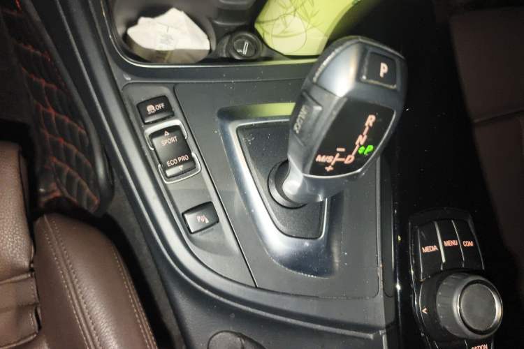 Used BMW 3 Series 2018 320Li Fashion Model Gear Lever