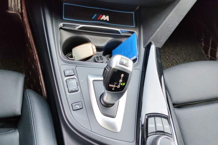 Used BMW 3 Series 2018 320Li Fashion Model Gear Lever