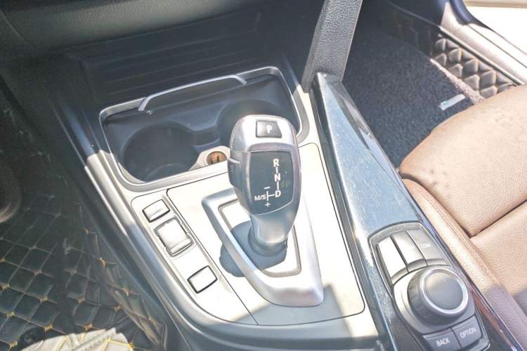 Used BMW 3 Series 2018 320Li Fashion Model Gear Lever