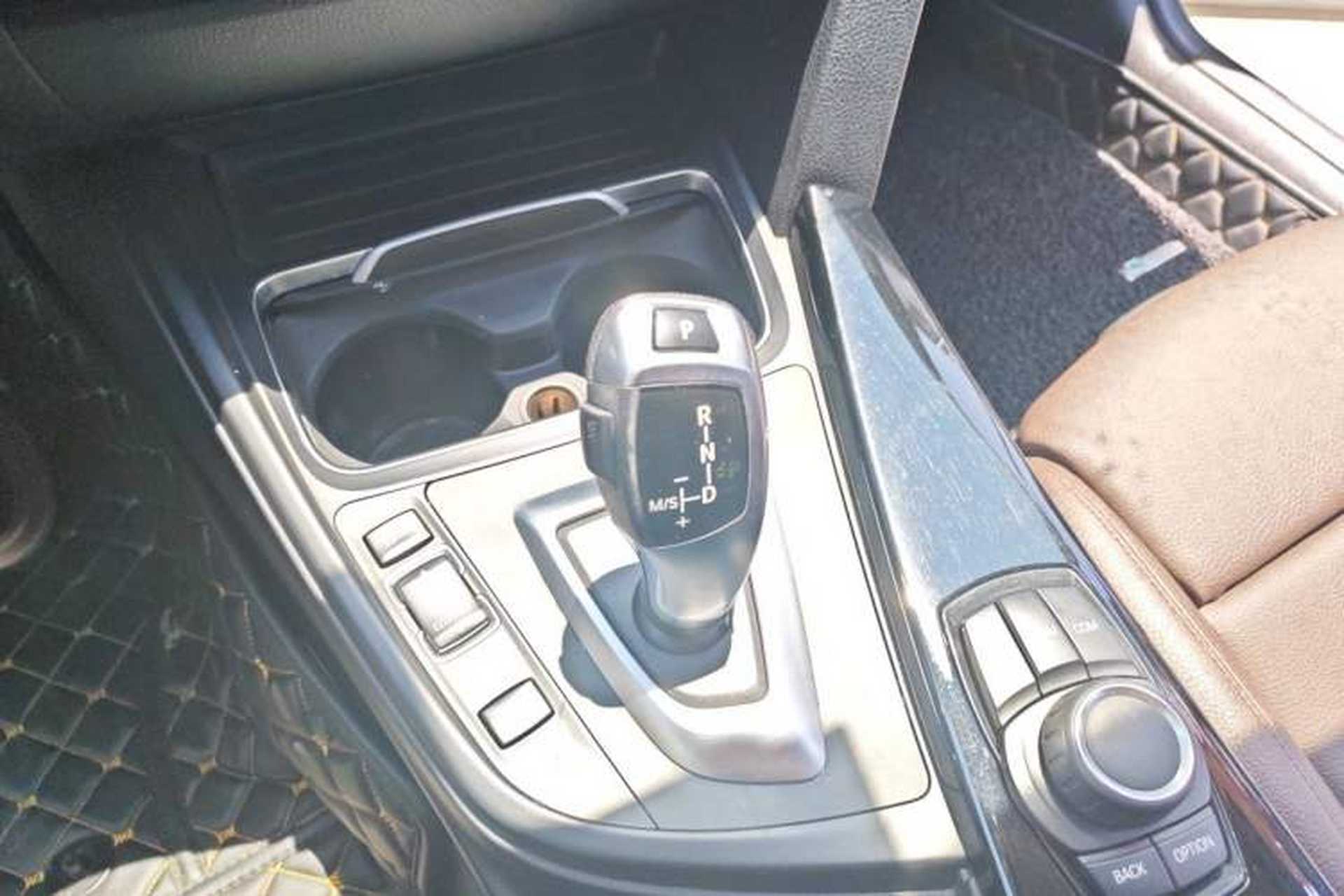 Used BMW 3 Series 2018 320Li Fashion Model Gear Lever