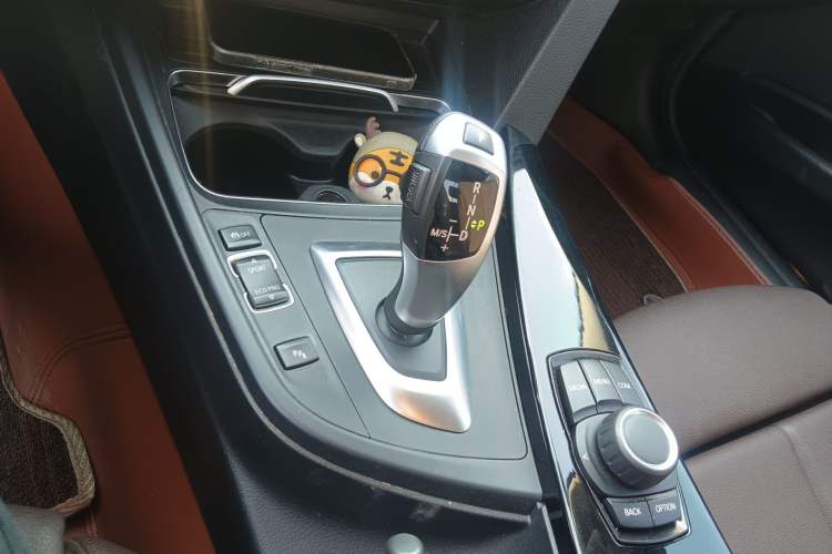 Used BMW 3 Series 2018 320Li Fashion Model Gear Lever