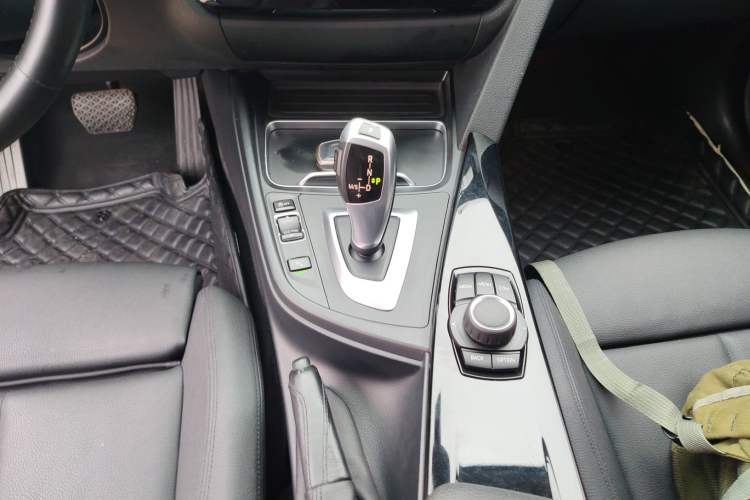 Used BMW 3 Series 2018 320Li Fashion Model Gear Lever