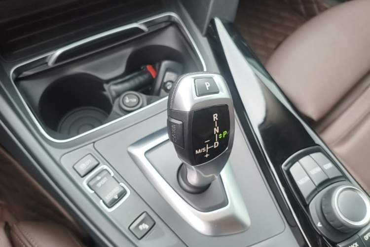 Used BMW 3 Series 2018 320Li Fashion Model Gear Lever