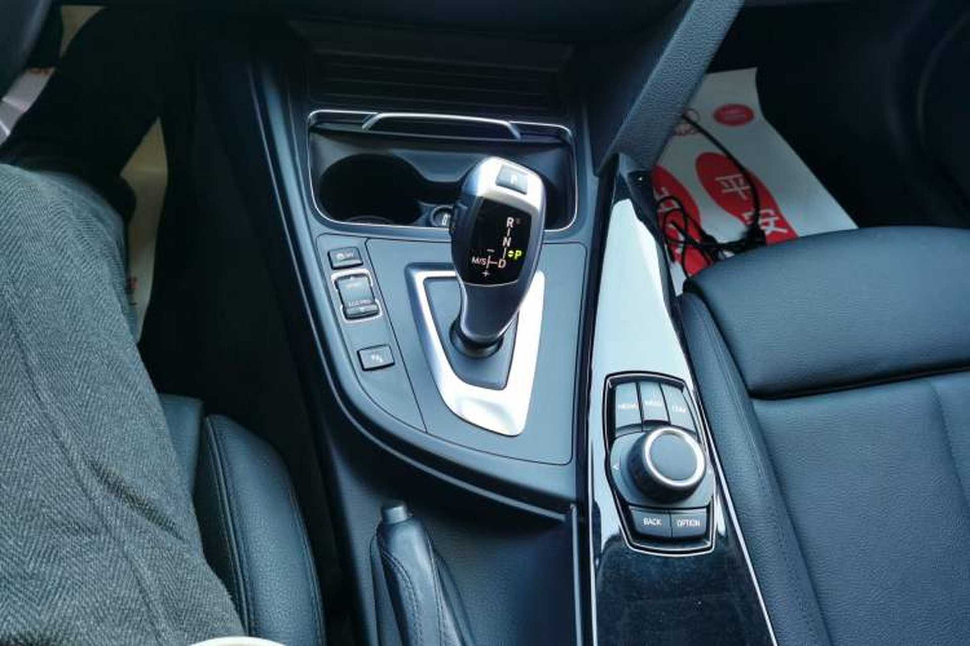 Used BMW 3 Series 2018 320Li xDrive Fashion Model Gear Lever