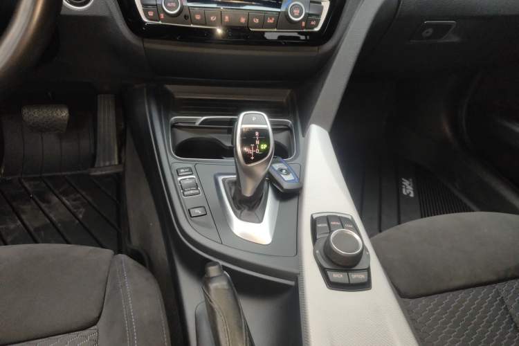 Used BMW 3 Series 2018 320i M Sport Package Gear Lever