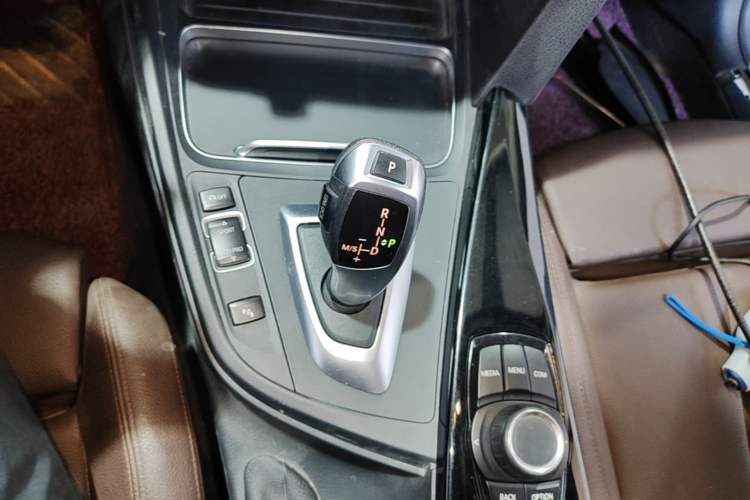Used BMW 3 Series 2018 320Li Fashion Model Gear Lever