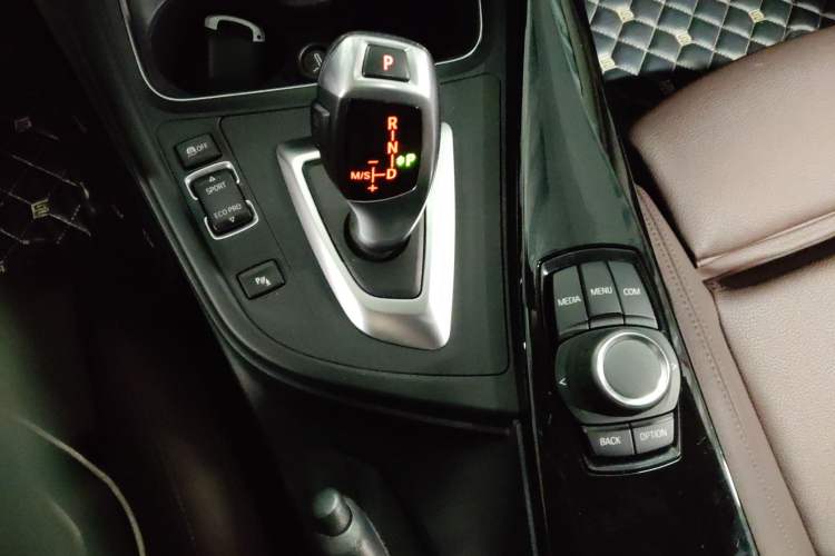 Used BMW 3 Series 2018 320Li Fashion Model Gear Lever