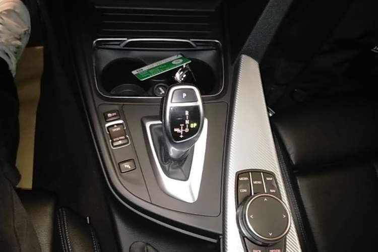 Used BMW 3 Series 2018 320i M Sport Night Edition Gear Lever